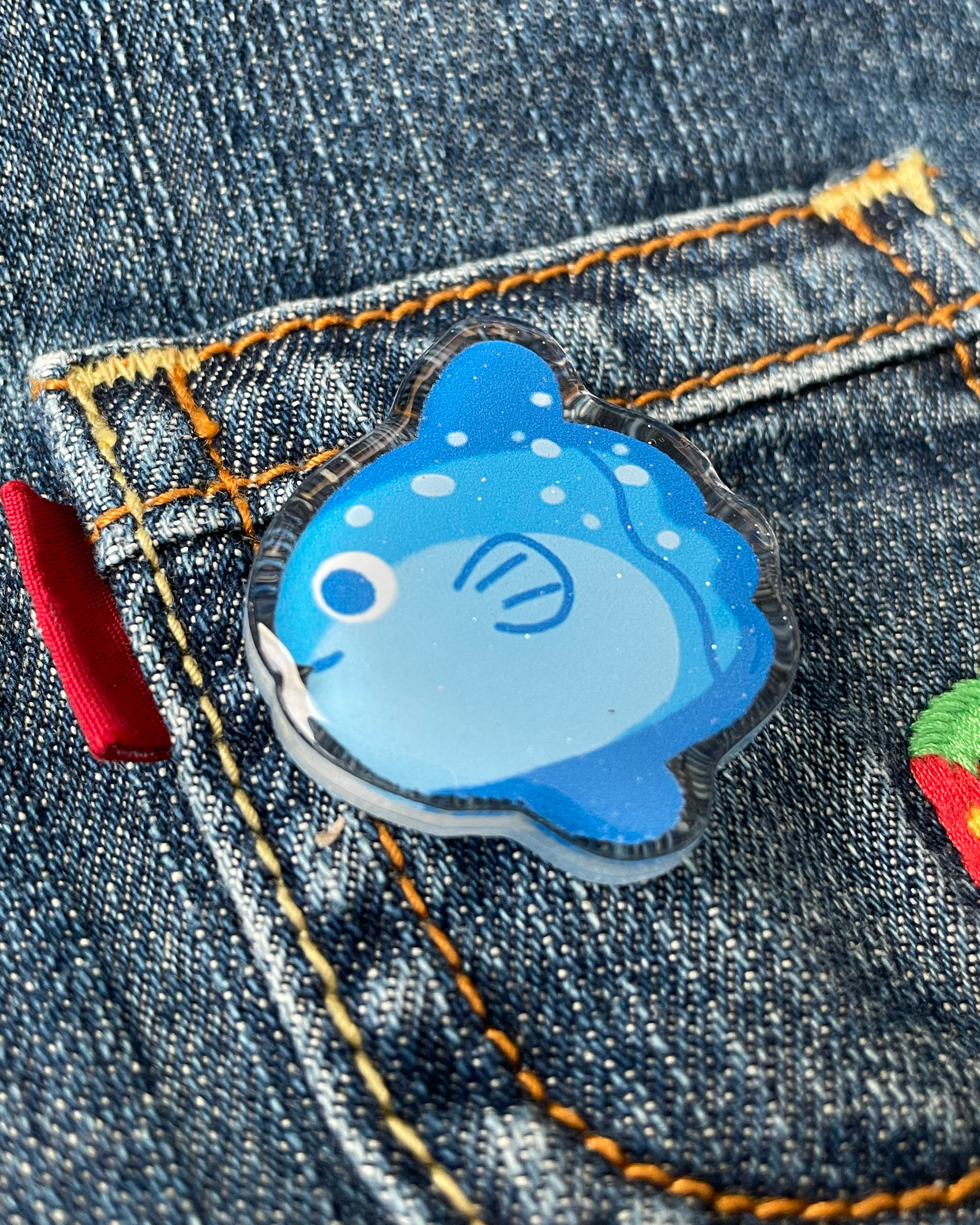 mola mola pin
