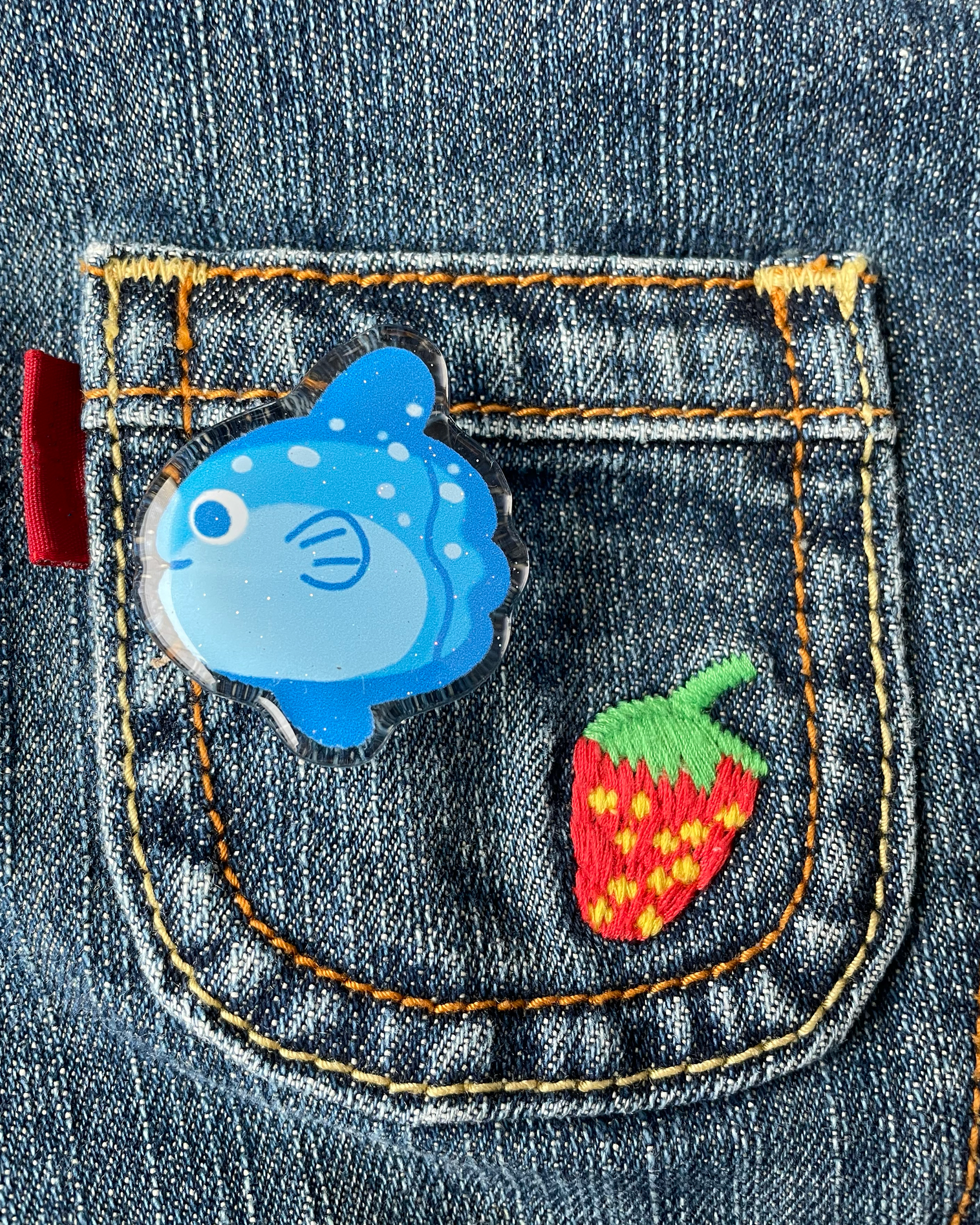 mola mola pin